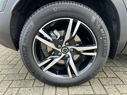Volvo  XC40 2.0 B4 Plus Dark | Harman/Kardon | Google | Trekhaak | Camera | ActivLease financial lease