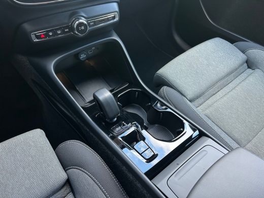 Volvo  XC40 2.0 B4 Plus Dark | Harman/Kardon | Google | Trekhaak | Camera | ActivLease financial lease