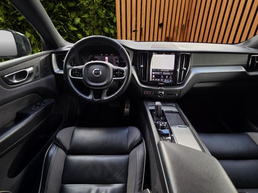 Volvo  XC60 2.0 T6 Plug-in hybrid AWD Ultimate Dark | Long Range! | Luchtvering | 22" Velgen | Head-up | Pano... ActivLease financial lease