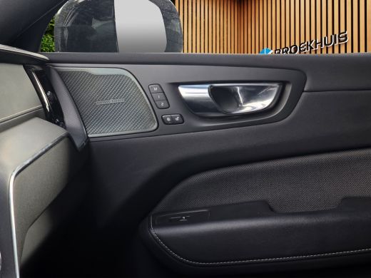 Volvo  XC60 2.0 T6 Plug-in hybrid AWD Ultimate Dark | Long Range! | Luchtvering | 22" Velgen | Head-up | Pano... ActivLease financial lease