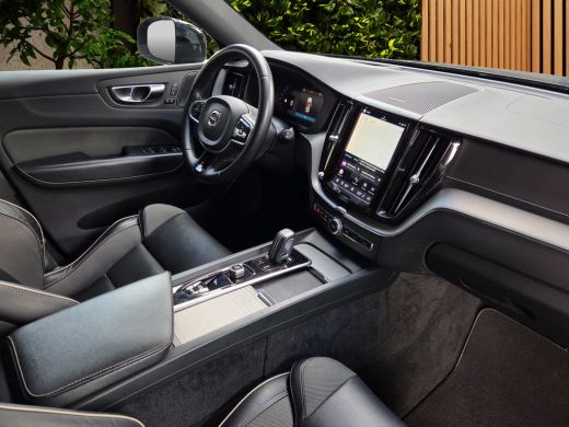 Volvo  XC60 2.0 T6 Plug-in hybrid AWD Ultimate Dark | Long Range! | Luchtvering | 22" Velgen | Head-up | Pano... ActivLease financial lease