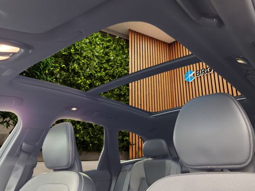 Volvo  XC60 2.0 T6 Plug-in hybrid AWD Ultimate Dark | Long Range! | Luchtvering | 22" Velgen | Head-up | Pano... ActivLease financial lease
