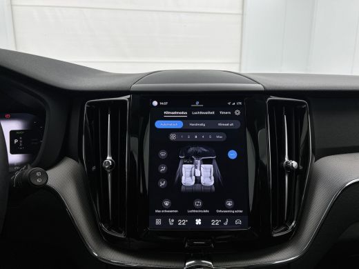Volvo  XC60 2.0 T6 Plug-in LongRange / AWD Plus Bright / Trekhaak / Panoramadak / Pdc+Camera / NL.Auto / Stoe... ActivLease financial lease
