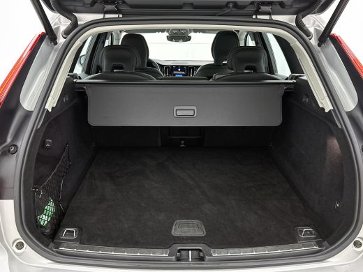 Volvo  XC60 2.0 T6 Plug-in LongRange / AWD Plus Bright / Trekhaak / Panoramadak / Pdc+Camera / NL.Auto / Stoe... ActivLease financial lease