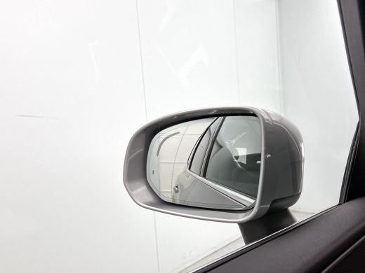 Volvo  XC60 2.0 T6 Plug-in LongRange / AWD Plus Bright / Trekhaak / Panoramadak / Pdc+Camera / NL.Auto / Stoe... ActivLease financial lease