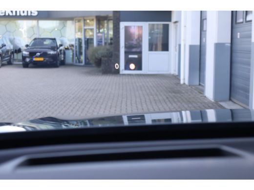 Volvo  XC60 2.0 T8 Plug-in hybrid AWD Ultra Bright Exec. Ed. B&W | Massage | Trekhaak | Luchtvering | ActivLease financial lease
