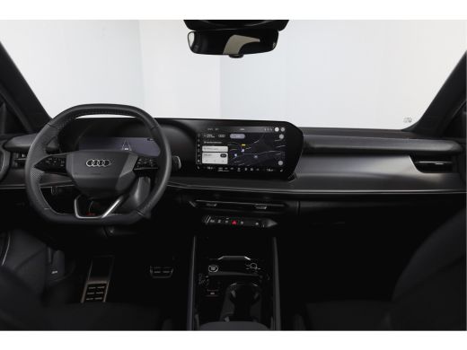 Audi Q3 1.5 e-hybrid 272 PK S edition | S/K-Panodak | Elek. Trekhaak | Tech Pack Plus | Adapt. Cruise | S... ActivLease financial lease