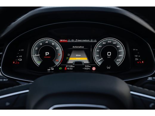 Audi Q8 60 TFSI e quattro Pro Line S Competition 490 PK | Vierwielbesturing | Panoramadak | B&O | Super S... ActivLease financial lease