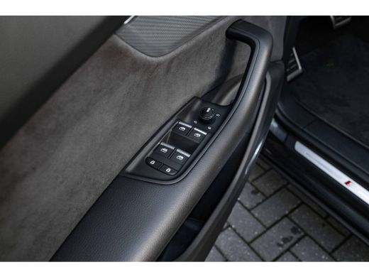 Audi Q8 60 TFSI e quattro Pro Line S Competition 490 PK | Vierwielbesturing | Panoramadak | B&O | Super S... ActivLease financial lease
