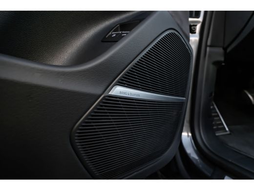 Audi Q8 60 TFSI e quattro Pro Line S Competition 490 PK | Vierwielbesturing | Panoramadak | B&O | Super S... ActivLease financial lease