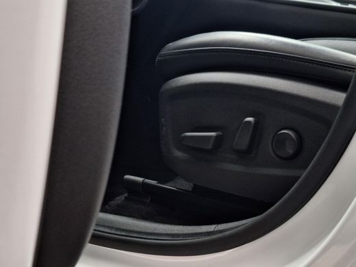 Hyundai Kona EV Limited 64 kWh | Apple Carplay/Android Auto | Stoel/stuurverwarming | Stoelverkoeling | Krell ... ActivLease financial lease