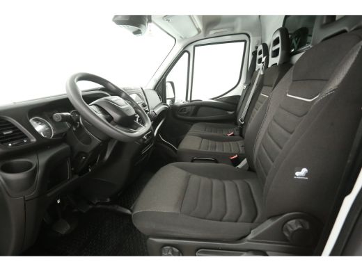 Iveco Daily 35S16V 2.3 352 L2H2 157pk | 3500KG Trekgew. | Trekhaak | Clima | 3 Zits | Parkeersens. ActivLease financial lease