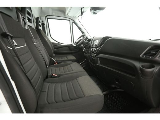 Iveco Daily 35S16V 2.3 352 L2H2 157pk | 3500KG Trekgew. | Trekhaak | Clima | 3 Zits | Parkeersens. ActivLease financial lease