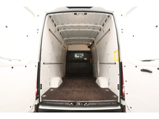 Iveco Daily 35S16V 2.3 352 L2H2 157pk | 3500KG Trekgew. | Trekhaak | Clima | 3 Zits | Parkeersens. ActivLease financial lease