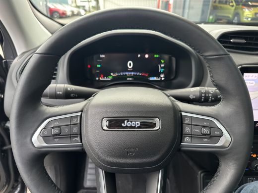 Jeep Renegade 4xe 240PK Plug-in Hybrid The North Star (Elektrisch Schuifdak - Navigatie - Adaptieve Cruise Cont... ActivLease financial lease