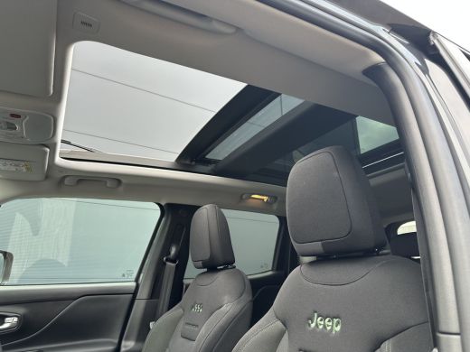 Jeep Renegade 4xe 240PK Plug-in Hybrid The North Star (Elektrisch Schuifdak - Navigatie - Adaptieve Cruise Cont... ActivLease financial lease