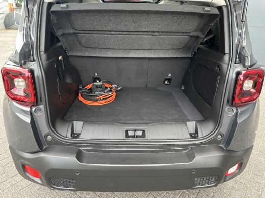 Jeep Renegade 4xe 240PK Plug-in Hybrid The North Star (Elektrisch Schuifdak - Navigatie - Adaptieve Cruise Cont... ActivLease financial lease