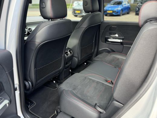 Mercedes-Benz EQB 300 4MATIC AMG Line 7p. 67 kWh VAN: 44.900,- VOOR: 41.440,- UW HERFSTVOORDEEL: 3.460,-  | SOH 98%... ActivLease financial lease