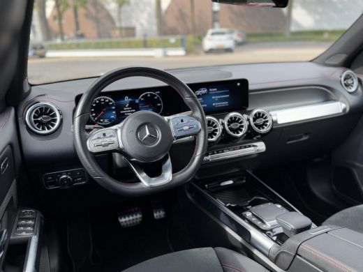 Mercedes-Benz EQB 300 4MATIC AMG Line 7p. 67 kWh VAN: 44.900,- VOOR: 41.440,- UW HERFSTVOORDEEL: 3.460,-  | SOH 98%... ActivLease financial lease