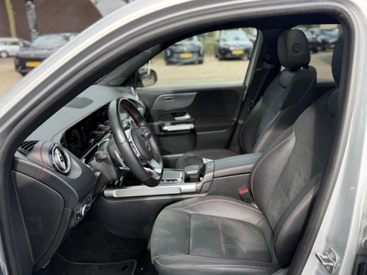 Mercedes-Benz EQB 300 4MATIC AMG Line 7p. 67 kWh VAN: 44.900,- VOOR: 41.440,- UW HERFSTVOORDEEL: 3.460,-  | SOH 98%... ActivLease financial lease