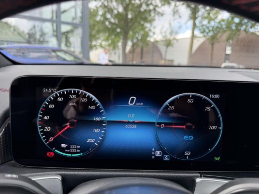 Mercedes-Benz EQB 300 4MATIC AMG Line 7p. 67 kWh VAN: 44.900,- VOOR: 41.440,- UW HERFSTVOORDEEL: 3.460,-  | SOH 98%... ActivLease financial lease