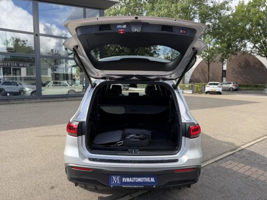 Mercedes-Benz EQB 300 4MATIC AMG Line 7p. 67 kWh VAN: 44.900,- VOOR: 41.440,- UW HERFSTVOORDEEL: 3.460,-  | SOH 98%... ActivLease financial lease