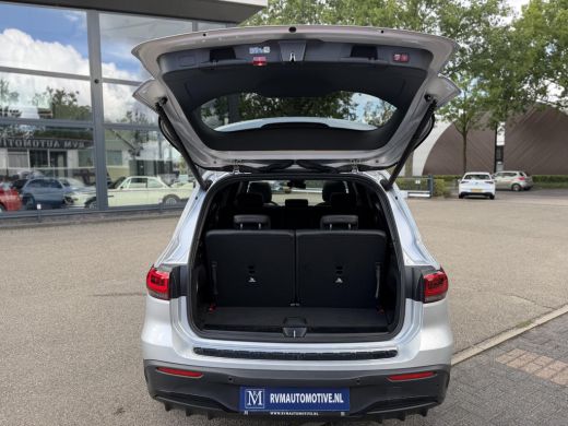 Mercedes-Benz EQB 300 4MATIC AMG Line 7p. 67 kWh VAN: 44.900,- VOOR: 41.440,- UW HERFSTVOORDEEL: 3.460,-  | SOH 98%... ActivLease financial lease