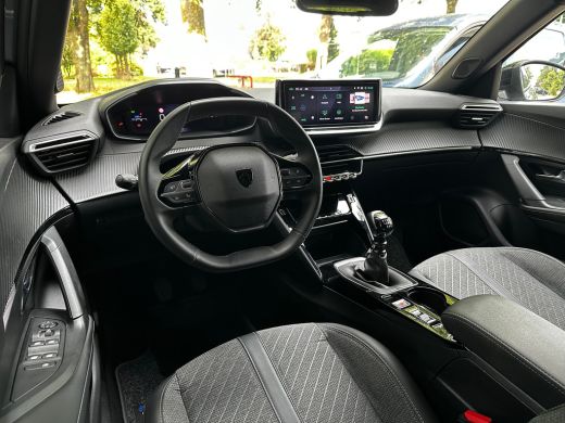 Peugeot 2008 1.2 PureTech 100PK Allure | KEYLESS ENTRY & START| DRAADLOZE TELEFOONLADER| LED| NAVIGATIE + APPL... ActivLease financial lease