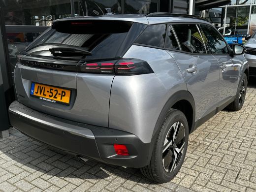Peugeot 2008 1.2 PureTech 100PK Allure | KEYLESS ENTRY & START| DRAADLOZE TELEFOONLADER| LED| NAVIGATIE + APPL... ActivLease financial lease