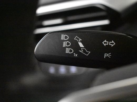 Volkswagen ID.5 Pro Performance 204PK. | Achteruitrijcamera | Cruise control adapt | Keyless | Navi | LED | DAB |... ActivLease financial lease