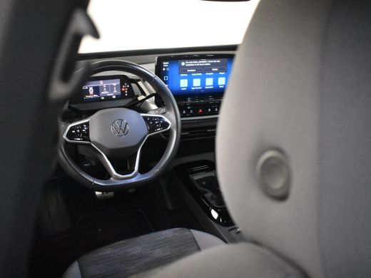 Volkswagen ID.5 Pro Performance 204PK. | Achteruitrijcamera | Cruise control adapt | Keyless | Navi | LED | DAB |... ActivLease financial lease