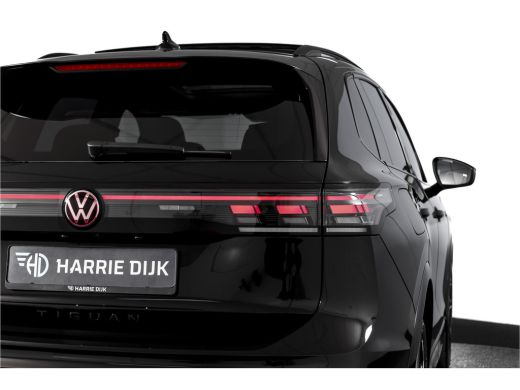 Volkswagen Tiguan 1.5 eHybrid 272PK R-Line Edition | Black Style | 15 inch Navi | Elek. Trekhaak | IQ Light | S/K-P... ActivLease financial lease