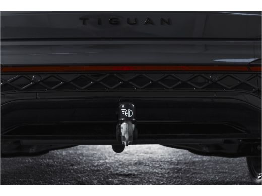 Volkswagen Tiguan 1.5 eHybrid 272PK R-Line Edition | Black Style | 15 inch Navi | Elek. Trekhaak | IQ Light | S/K-P... ActivLease financial lease