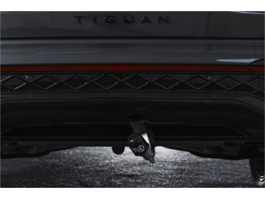 Volkswagen Tiguan 1.5 eHybrid 272PK R-Line Edition | Black Style | 15 inch Navi | Elek. Trekhaak | IQ Light | S/K-P... ActivLease financial lease