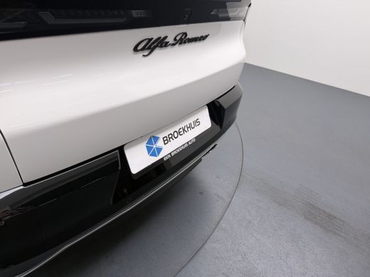 Alfa Romeo Junior Ibrida 1.2 Sport Speciale | Achterlichten LED | Achteruitrijcamera met 180&deg; Area view | Adaptive ... ActivLease financial lease