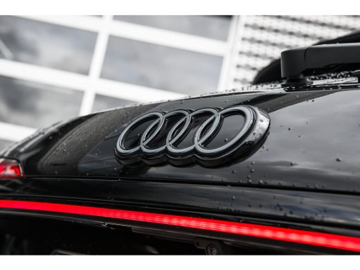 Audi Q3 1.5 e-hybrid S edition | Panoramadak | 360 Camera | Tech Pro | | Cruise control adaptief met Stop... ActivLease financial lease