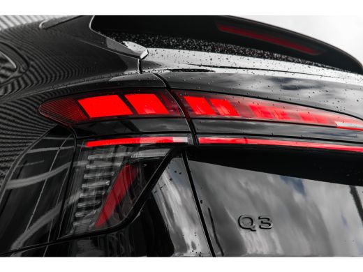 Audi Q3 1.5 e-hybrid S edition | Panoramadak | 360 Camera | Tech Pro | | Cruise control adaptief met Stop... ActivLease financial lease