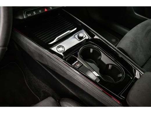 Audi Q3 1.5 e-hybrid S edition | Panoramadak | 360 Camera | Tech Pro | | Cruise control adaptief met Stop... ActivLease financial lease