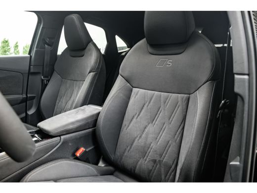 Audi Q3 1.5 e-hybrid S edition | Panoramadak | 360 Camera | Tech Pro | | Cruise control adaptief met Stop... ActivLease financial lease