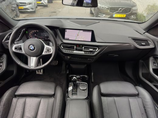 BMW 2 Serie Gran Coup&eacute; 220i AUT7 M-SPORT PANODAK SPORTLEDER NAVI CAMERA DIGI-DASH APPLE-CARPLAY LED LMV PDC ActivLease financial lease