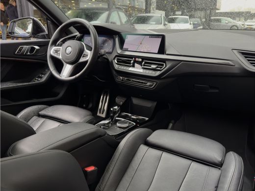BMW 2 Serie Gran Coup&eacute; 220i AUT7 M-SPORT PANODAK SPORTLEDER NAVI CAMERA DIGI-DASH APPLE-CARPLAY LED LMV PDC ActivLease financial lease