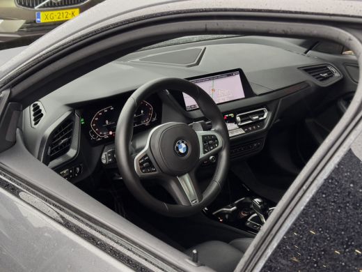 BMW 2 Serie Gran Coup&eacute; 220i AUT7 M-SPORT PANODAK SPORTLEDER NAVI CAMERA DIGI-DASH APPLE-CARPLAY LED LMV PDC ActivLease financial lease