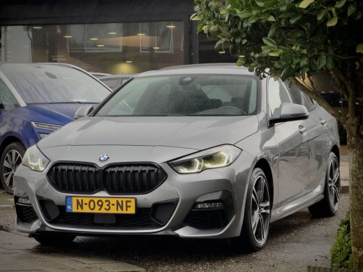 BMW 2 Serie Gran Coup&eacute; 220i AUT7 M-SPORT PANODAK SPORTLEDER NAVI CAMERA DIGI-DASH APPLE-CARPLAY LED LMV PDC ActivLease financial lease