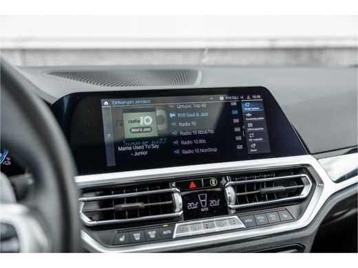 BMW 3 Serie 330e High Ex M-Sport Frozen / Glazen dak / Adaptief onderstel / Electrische stoelen / ActivLease financial lease