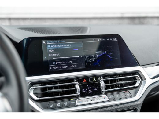 BMW 3 Serie 330e High Ex M-Sport Frozen / Glazen dak / Adaptief onderstel / Electrische stoelen / ActivLease financial lease