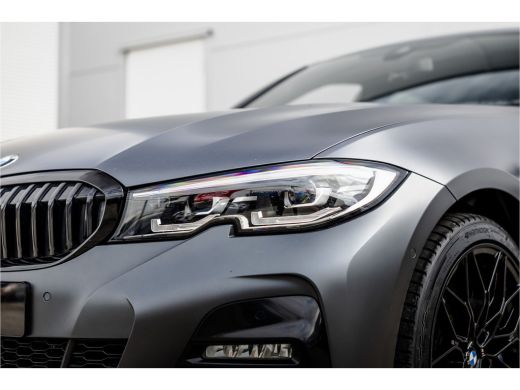 BMW 3 Serie 330e High Ex M-Sport Frozen / Glazen dak / Adaptief onderstel / Electrische stoelen / ActivLease financial lease