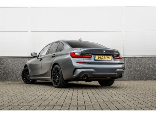 BMW 3 Serie 330e High Ex M-Sport Frozen / Glazen dak / Adaptief onderstel / Electrische stoelen / ActivLease financial lease