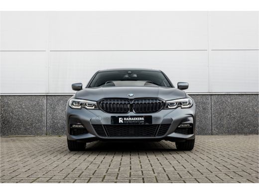 BMW 3 Serie 330e High Ex M-Sport Frozen / Glazen dak / Adaptief onderstel / Electrische stoelen / ActivLease financial lease