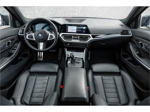 BMW 3 Serie 330e High Ex M-Sport Frozen / Glazen dak / Adaptief onderstel / Electrische stoelen / ActivLease financial lease