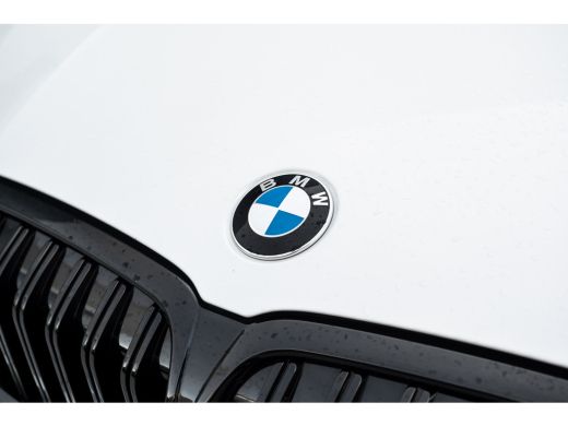 BMW 3 Serie Touring 320i 184PK | Facelift | M-sport | Sfeerverlichting | Ledere Bekleding | Stoelverwarming |... ActivLease financial lease